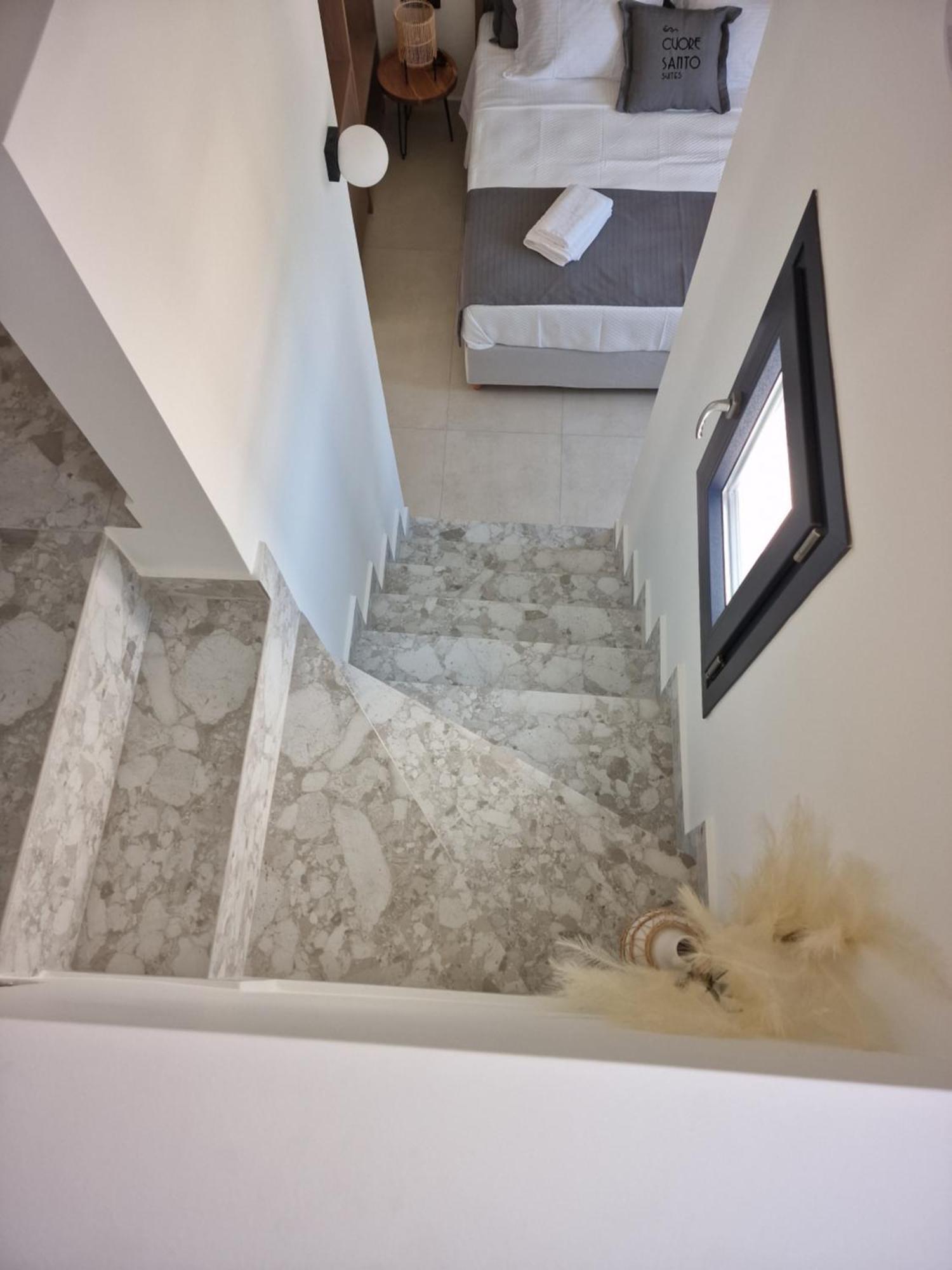 Cuore Santo Suites 산토리니 외부 사진