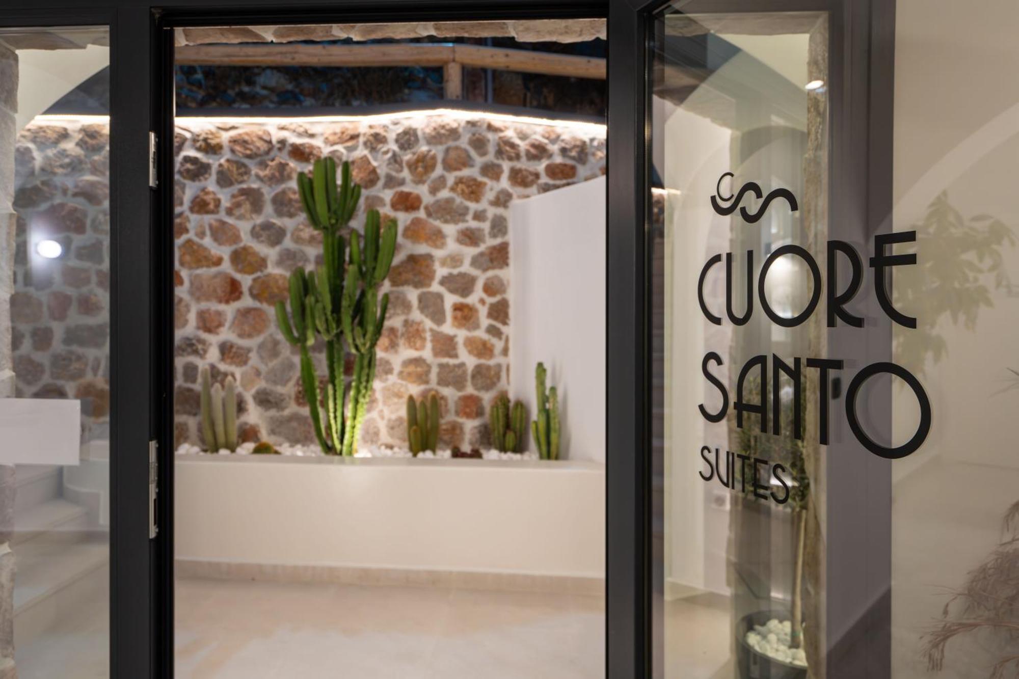 Cuore Santo Suites 산토리니 외부 사진